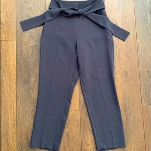 Highwaisted cropped WILFRED dress pants.